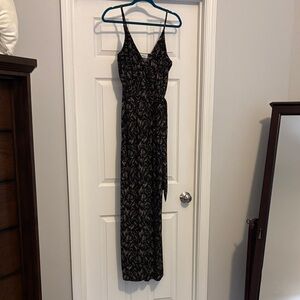 Kaileigh Black and Gold Maxi Dress